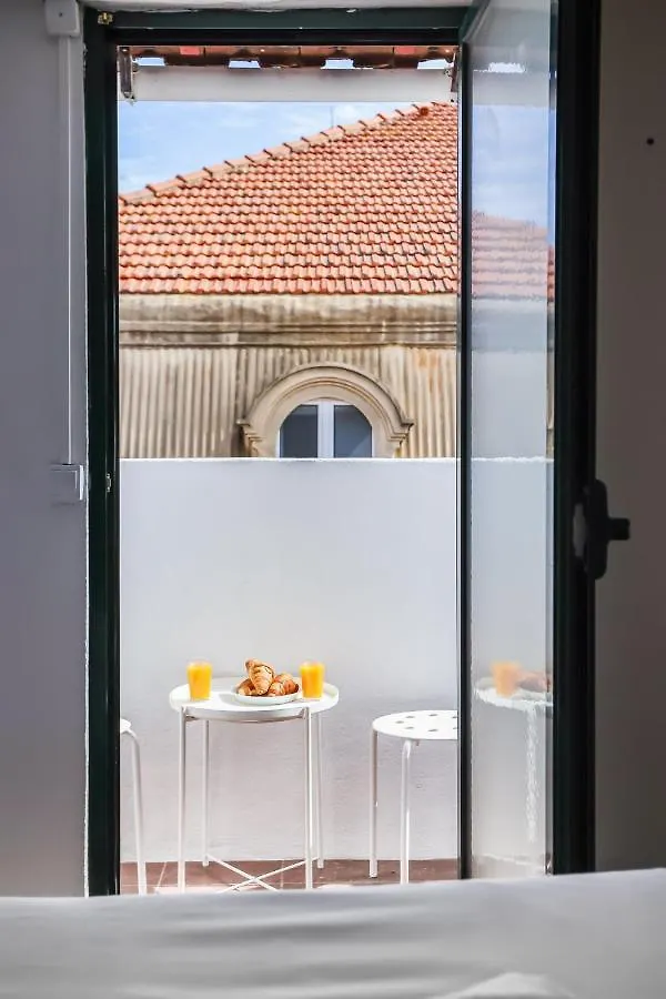 Cozy 3 Bedroom Apt In Lively Bairro Alto Lisboa 0*,