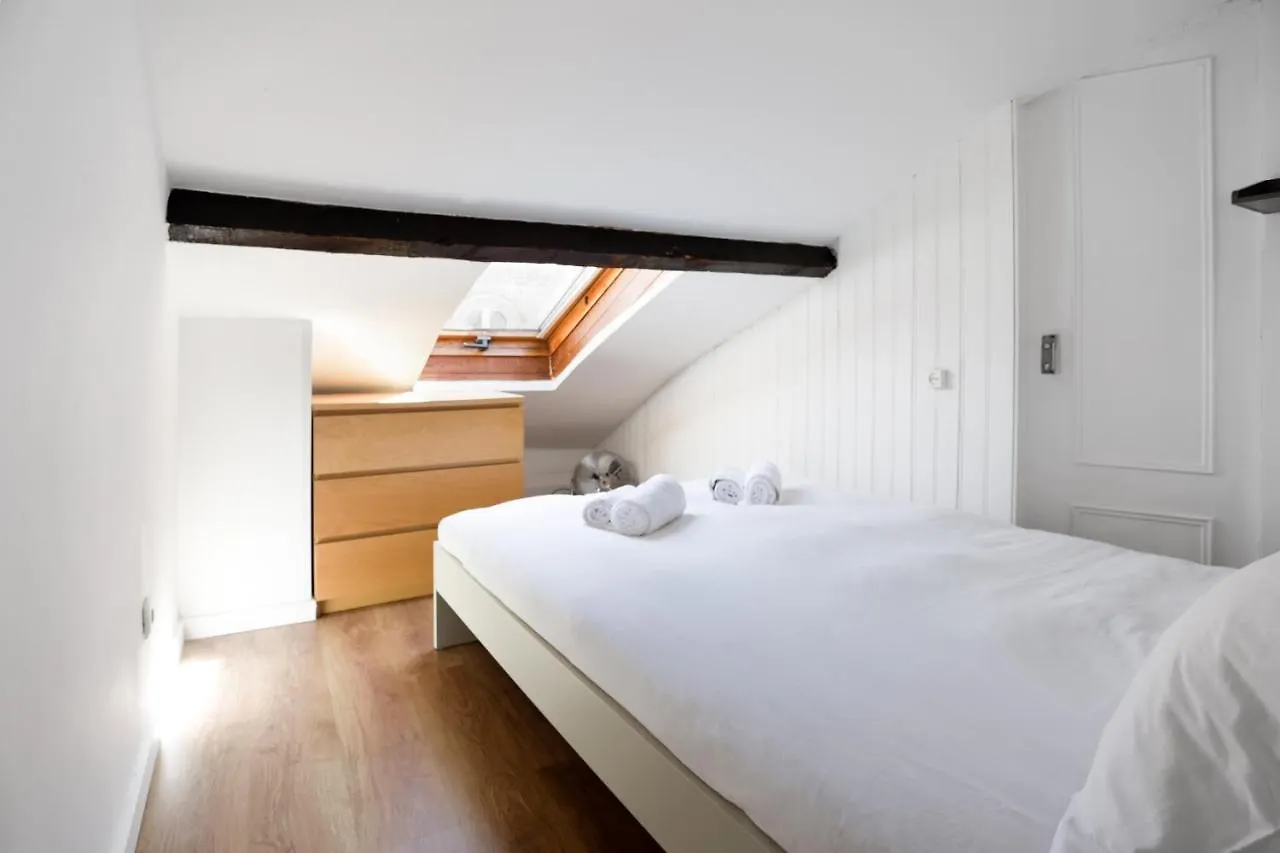 Cozy 3 Bedroom Apt In Lively Bairro Alto Lisboa 公寓